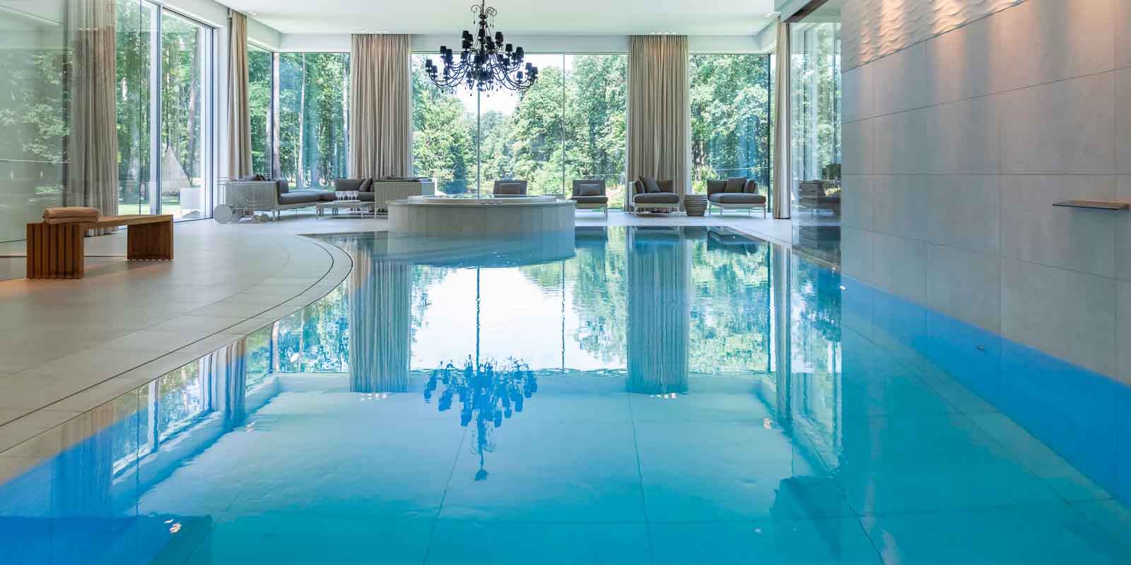 Indoor, Pool, Ueberlaufbecken
