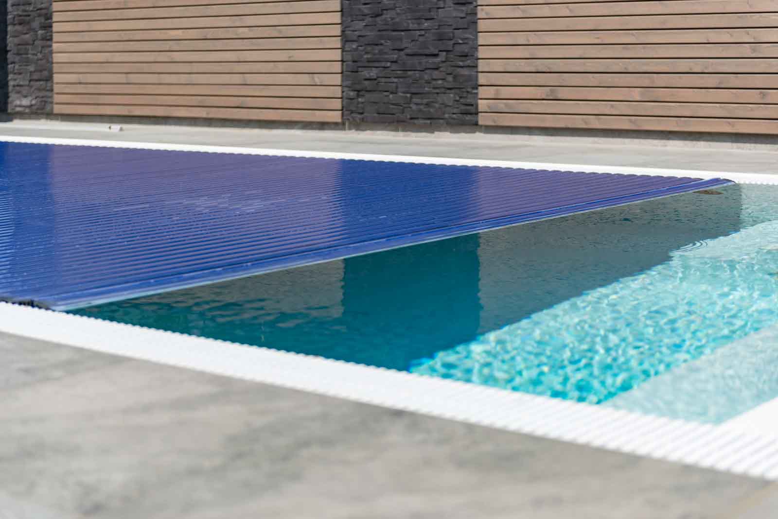 Abdeckung, Rolladen, Wasseroberflaeche