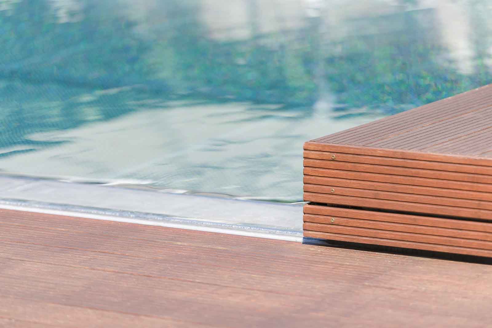 Detail, Ecke, Pooldeck, Ueberlaufrinne