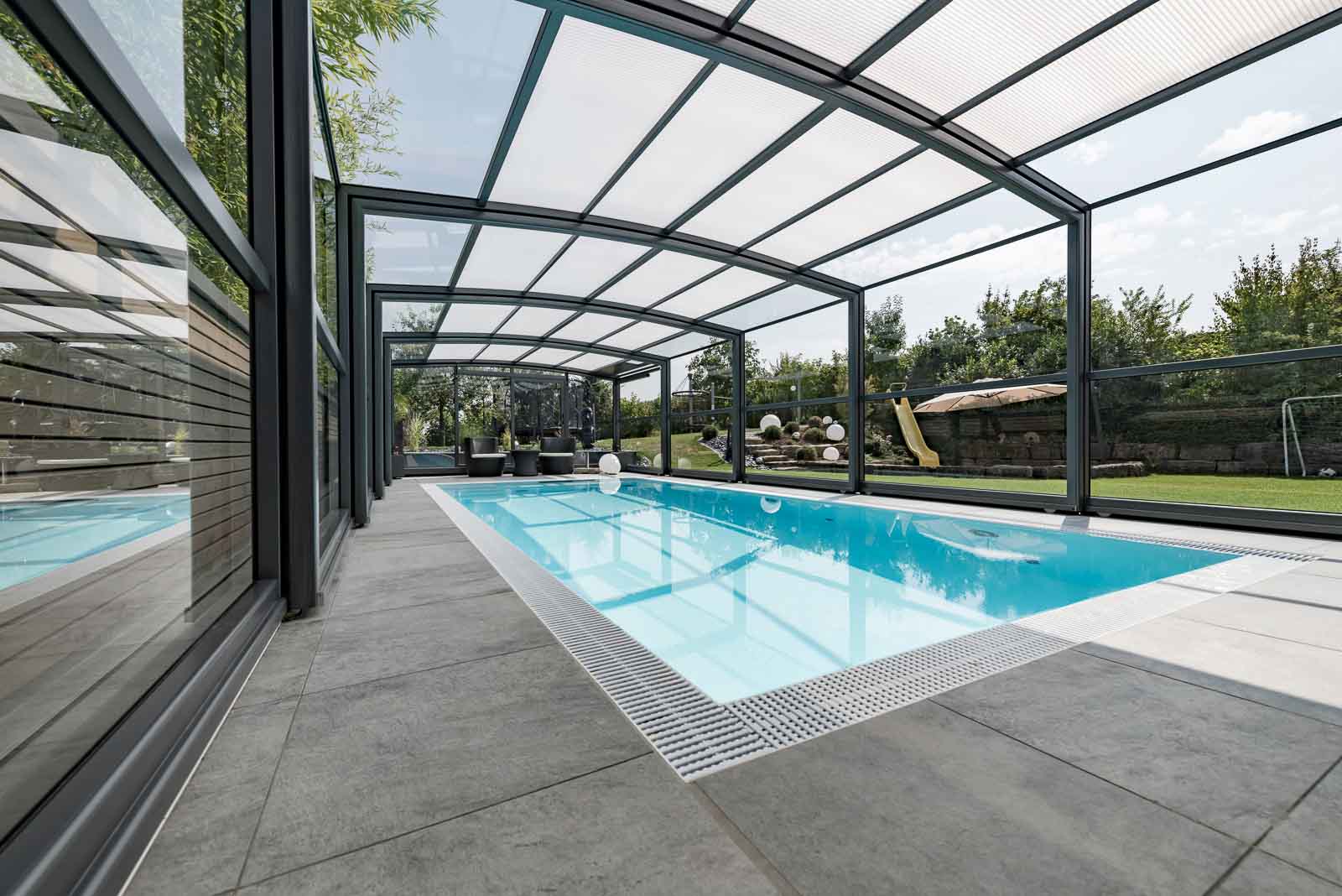 Badesaison, Freibad, Hallenbad