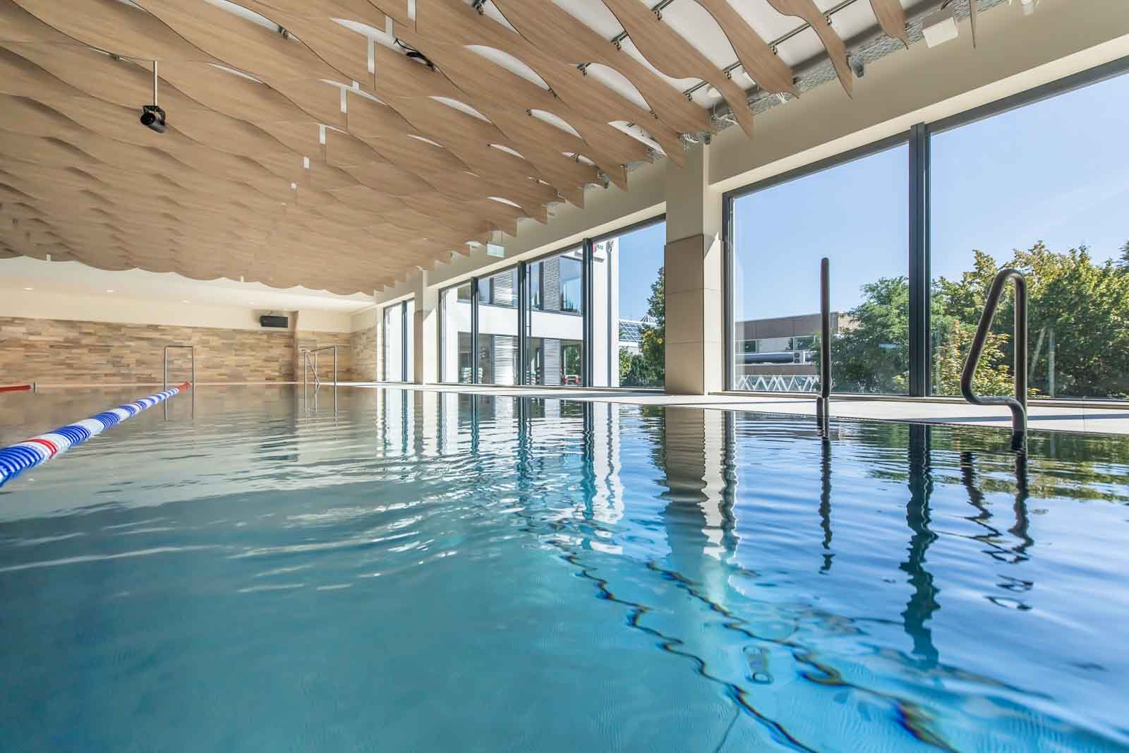Bodentief, Fenster, Schwimmhalle