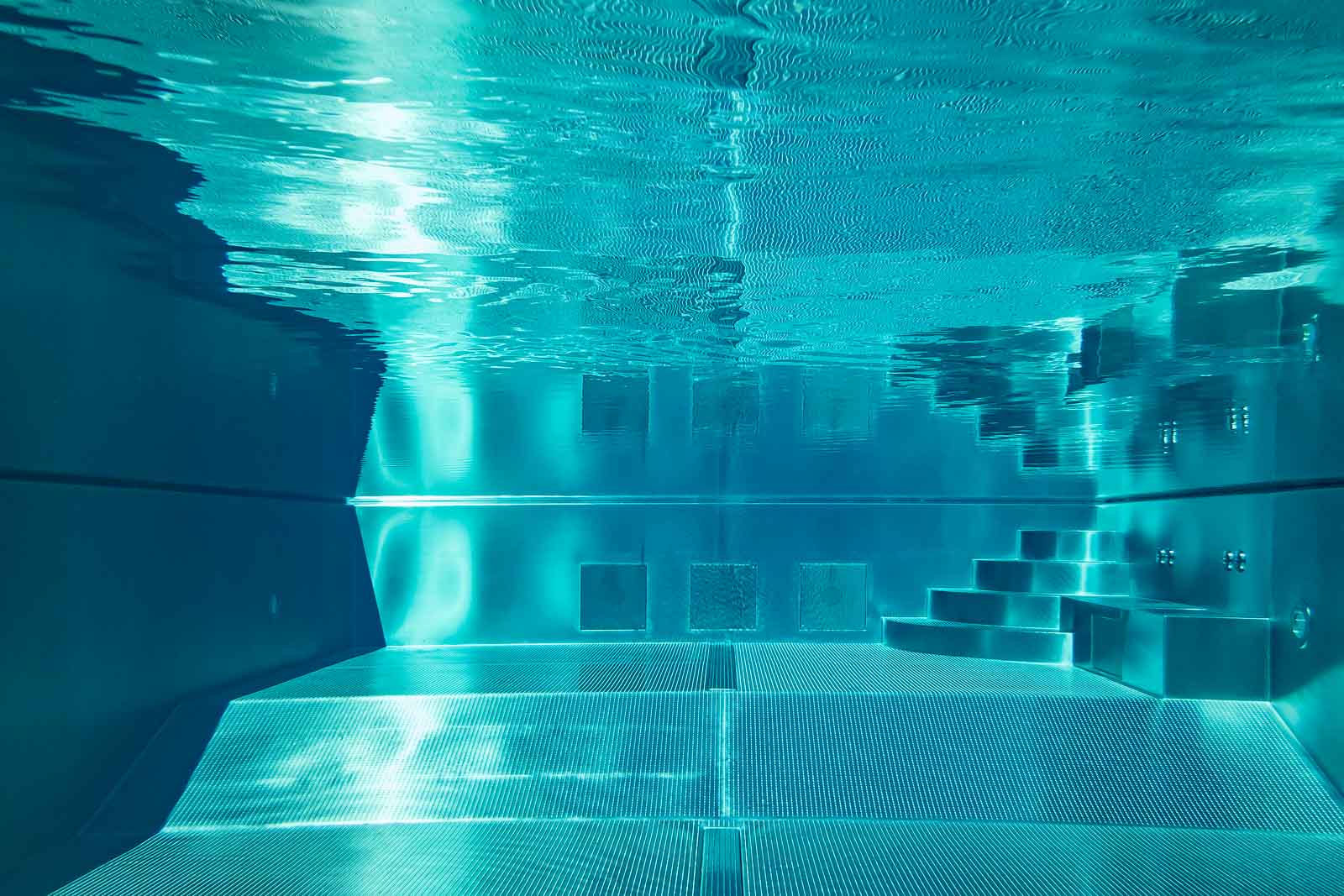 Bodenversprung, Edelstahlpool, Nichtschwimmer, Schwimmer