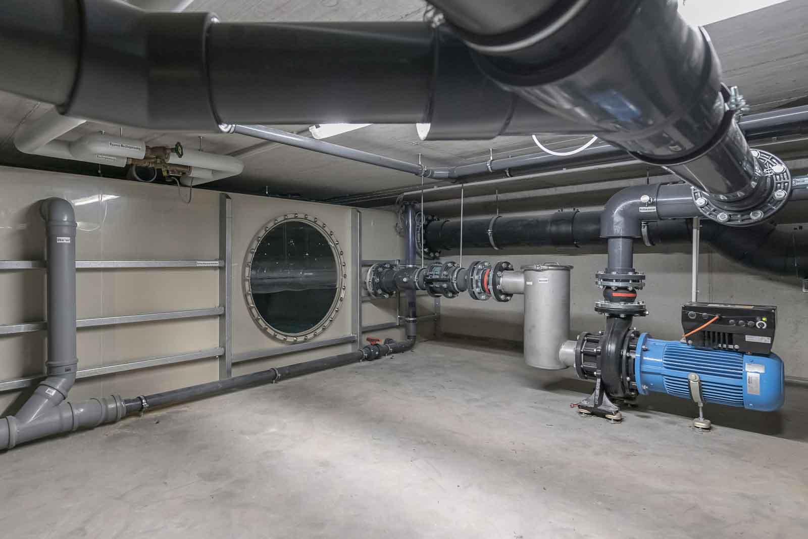 Pumpe, Schwallwasser, Tank