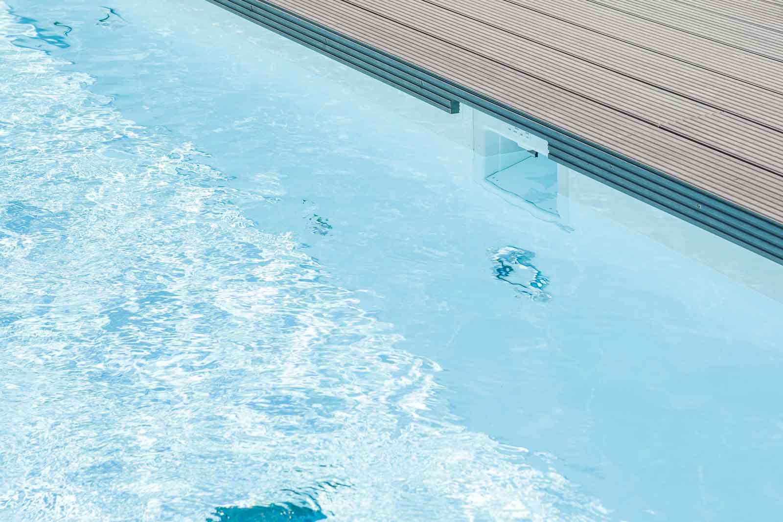 Skimmer, Skimmerbecken, Wasseroberflaeche