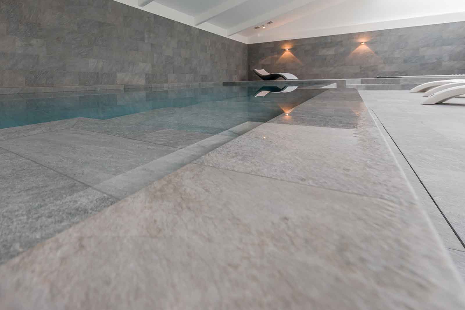 Indoorpool, Infinity, Kaskade, Ueberlaufrinne