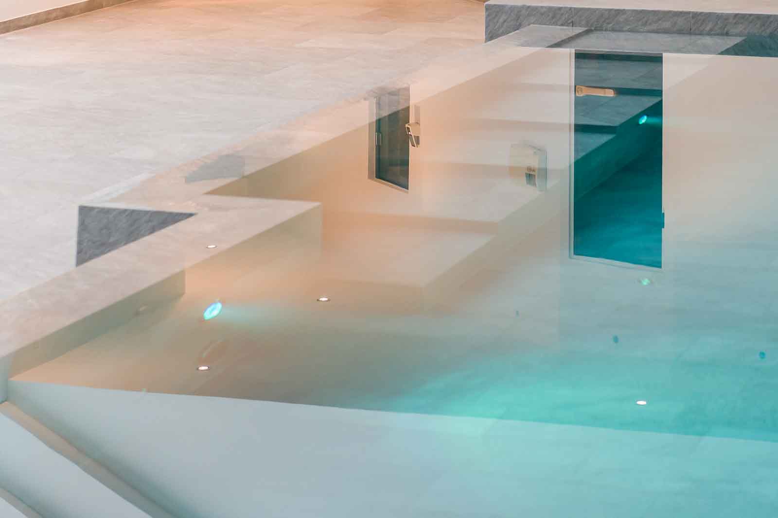 Becken, Erhoeht, Infinitypool, Podesttreppe