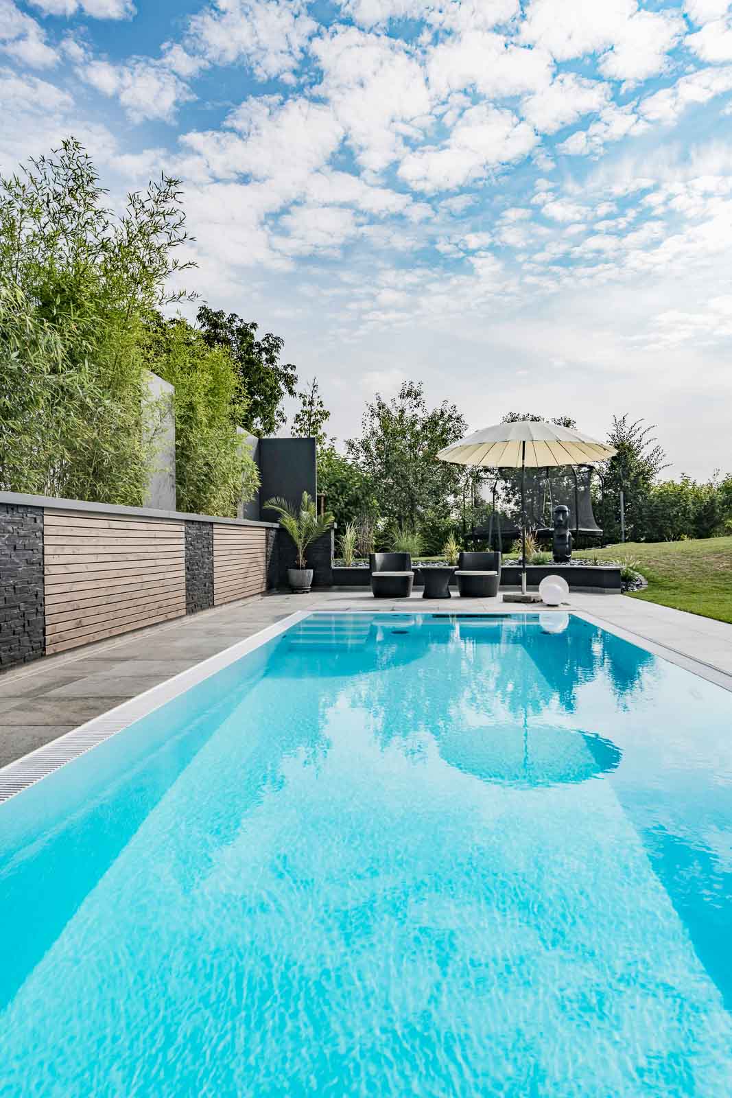 Gartenpool, Himmel, Spiegelung, Wasseroberflaeche