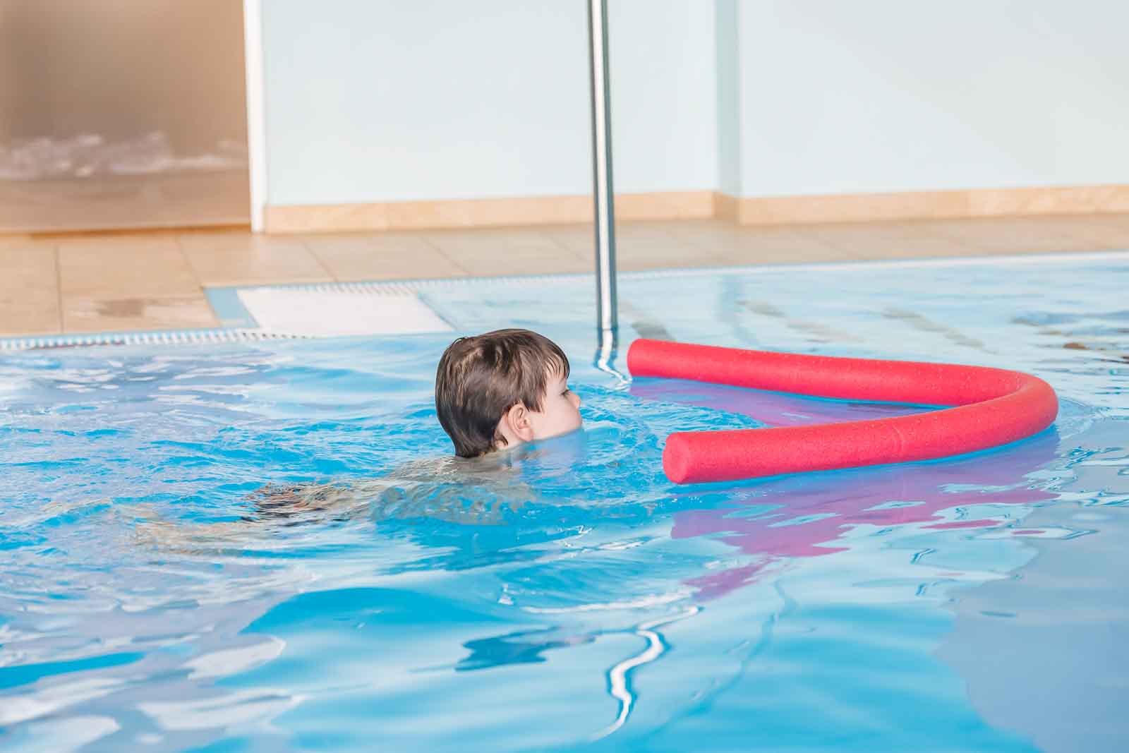 Model, Poolnudel, Schwimmschule