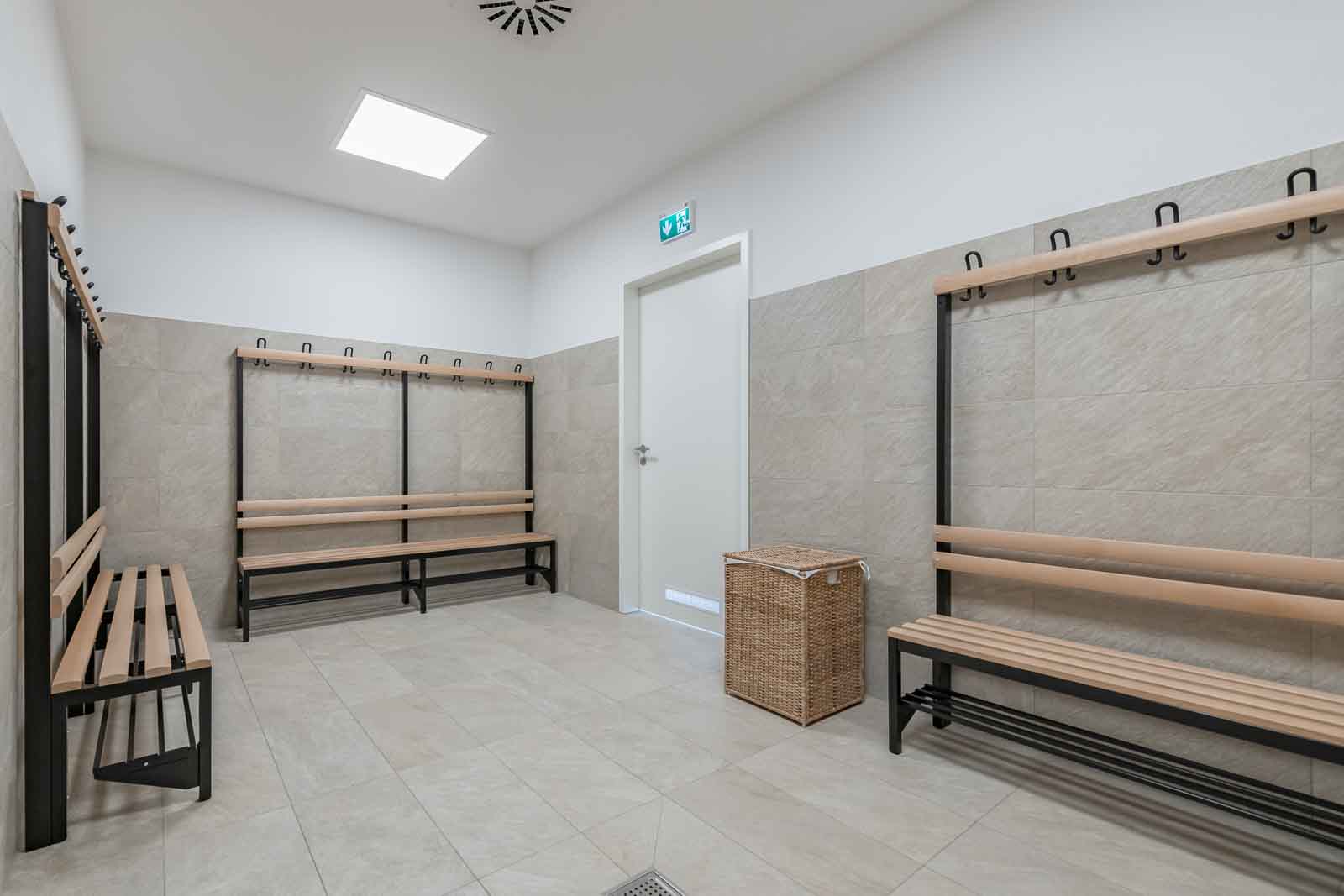 Garderobe, Sitzbank, Umkleide
