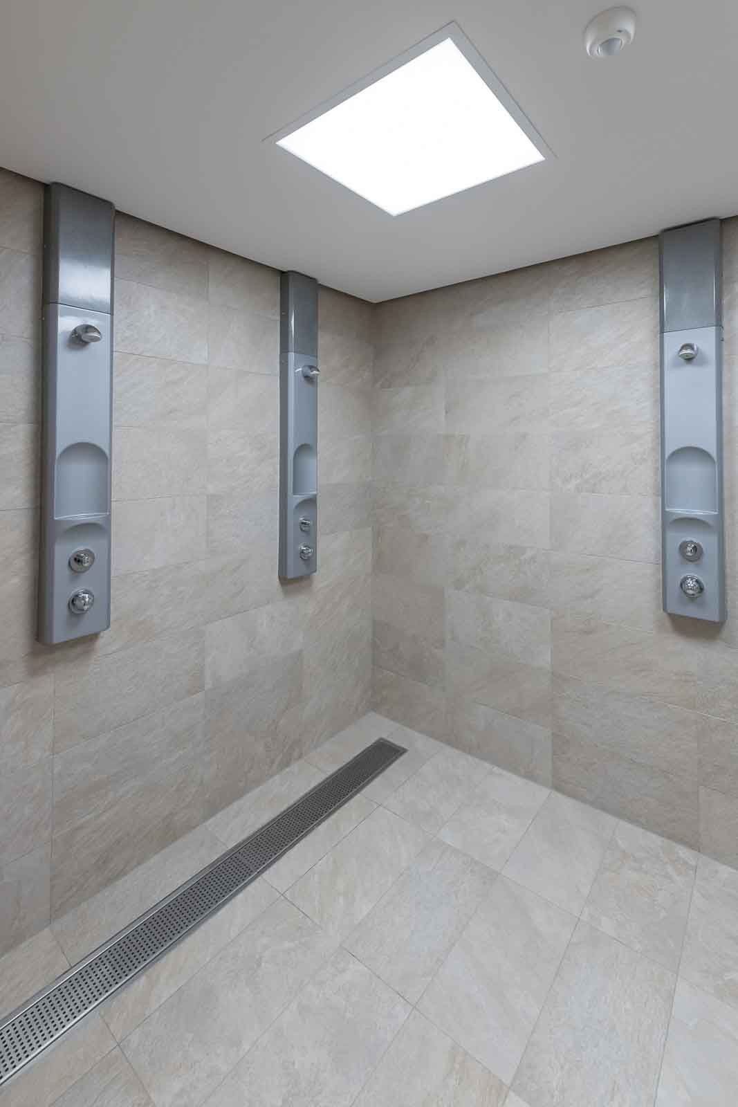 Duschen, Duschraum, Wandpanel