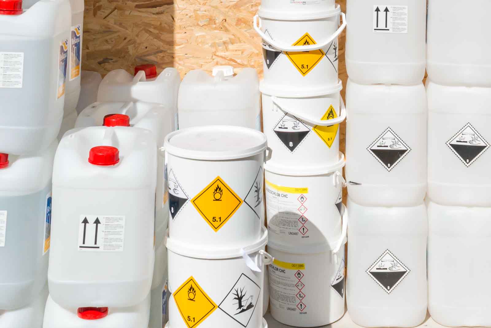 Aufbewahrung, Eimer, Kanister, Lager, Lagerraum, Poolchemie