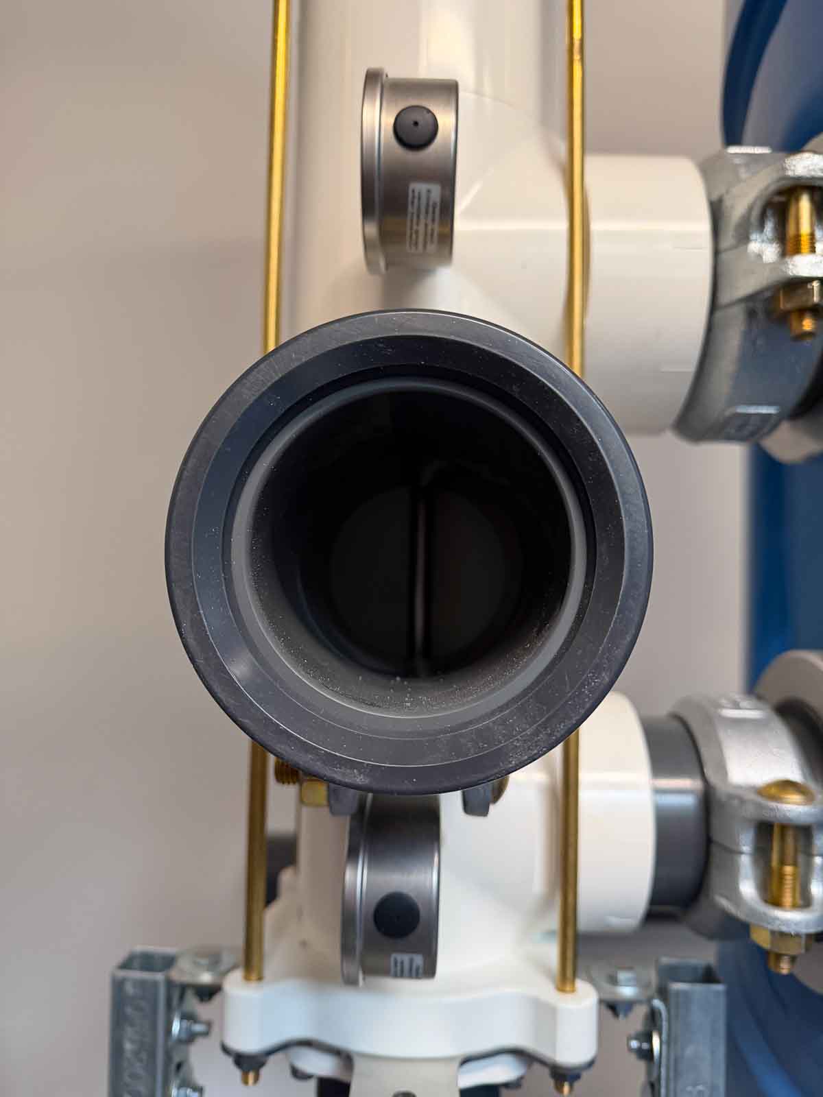 Technik, gläserner Technikraum Umsteuerventil