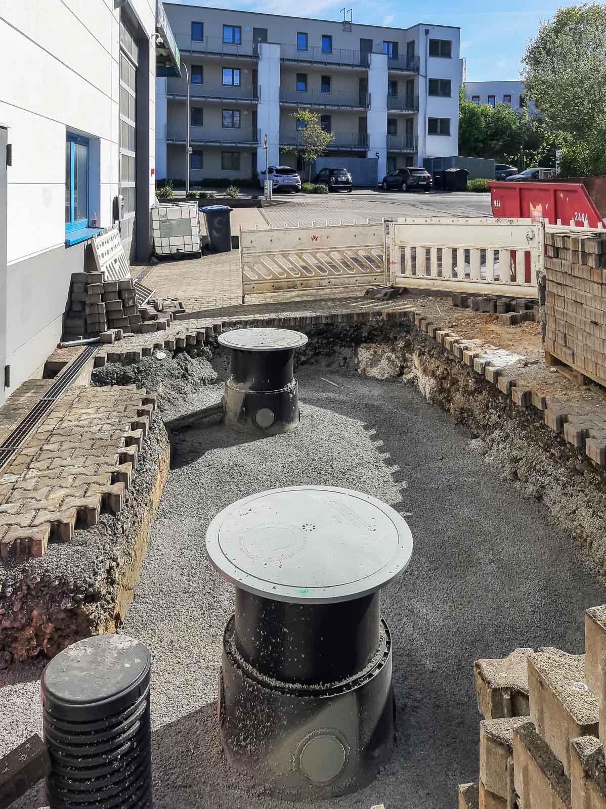 Domschacht, Erdtank, Schwallwassertank