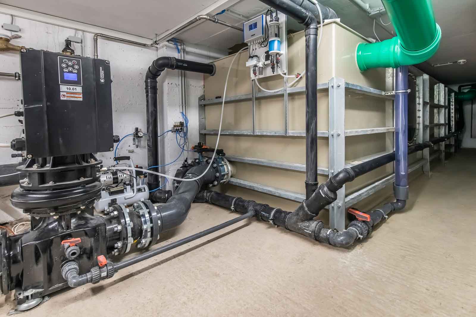 Pumpe, Schwallwasser, Tank
