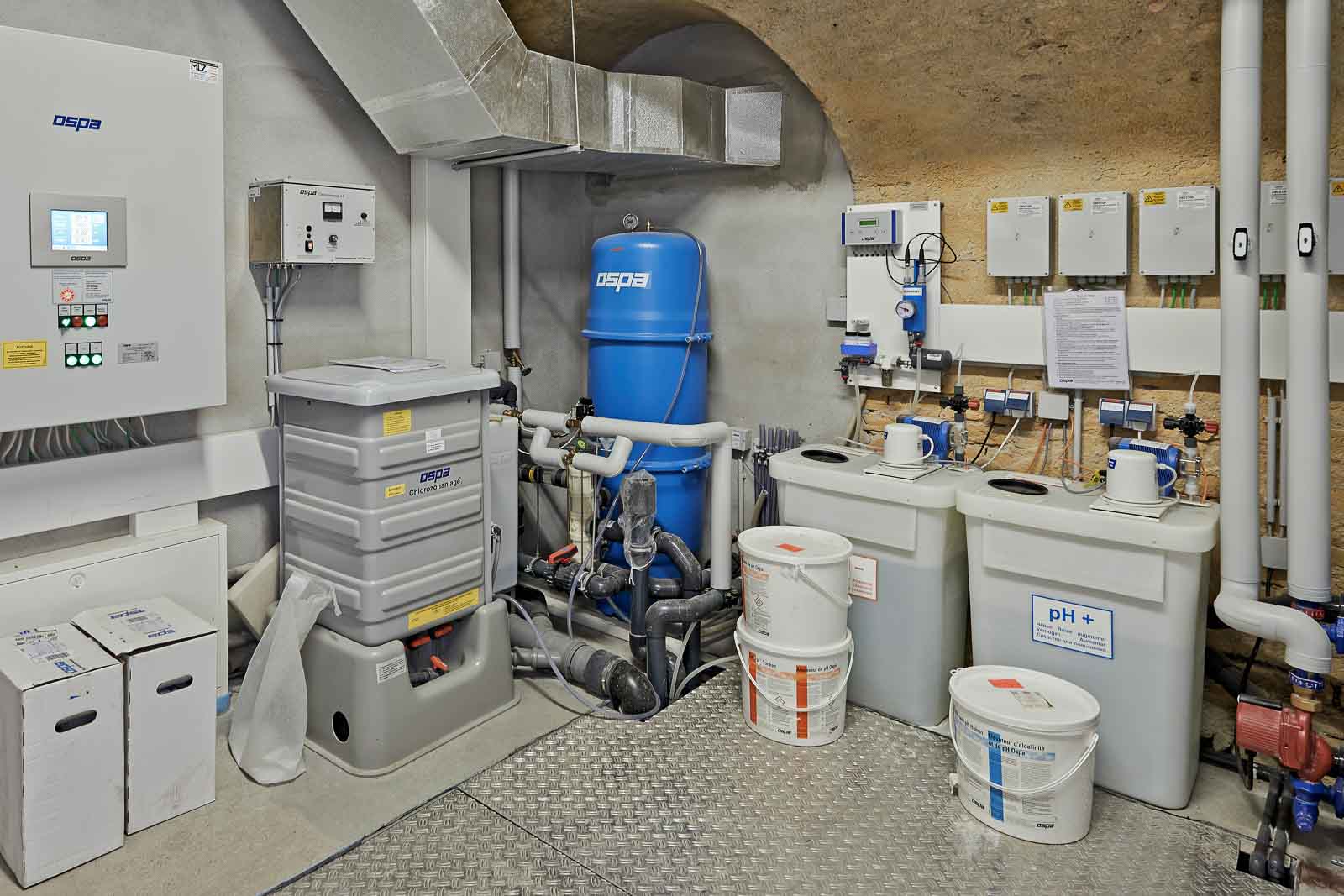 Chlor, Ph, Schwimmbadtechnik, Technikraum, Wasseraufbereitung