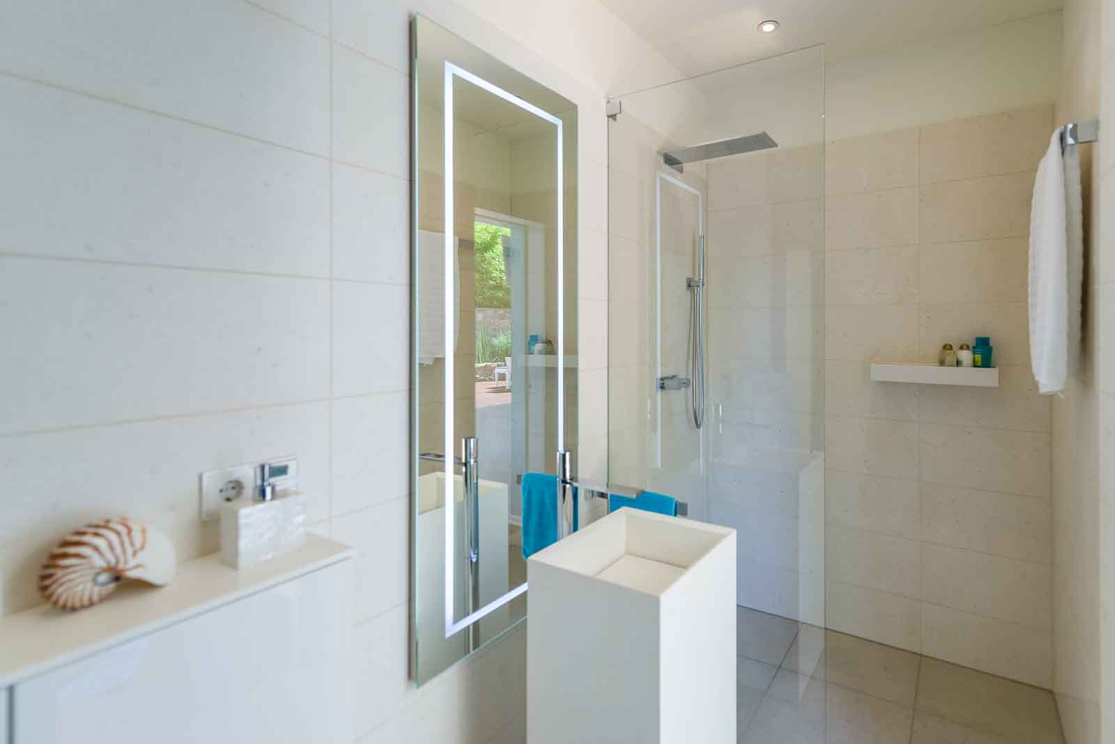 Dusche, Regendusche, Waschtisch