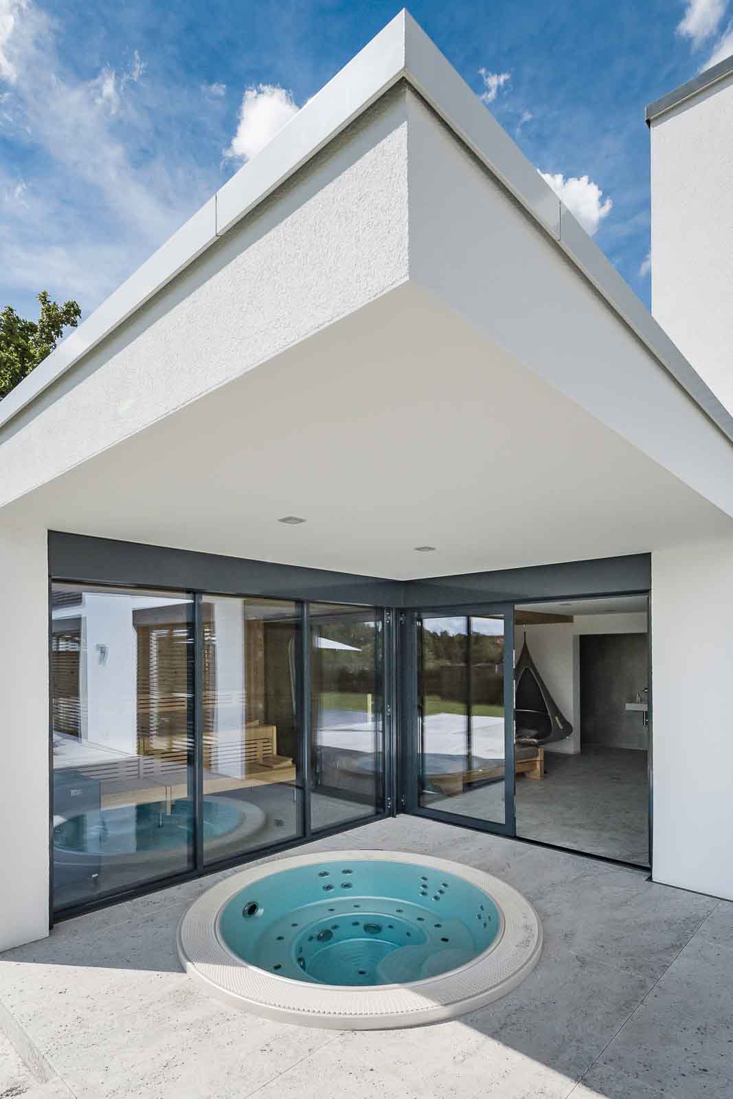Outdoor, Terrasse, Ueberdacht, Whirlpool