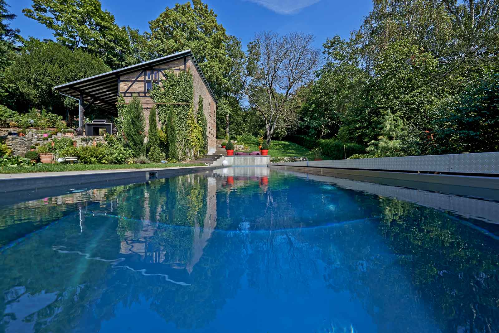 Pooldeck, Skimmerbecken, Wasserspiegel