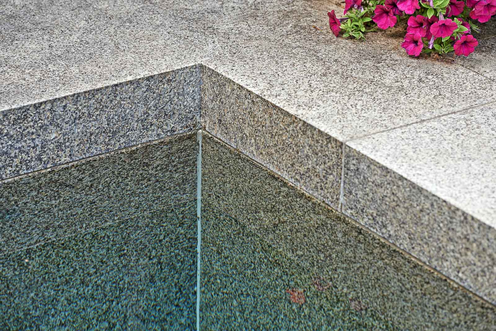 Ecke, Granitbecken, Skimmerpool