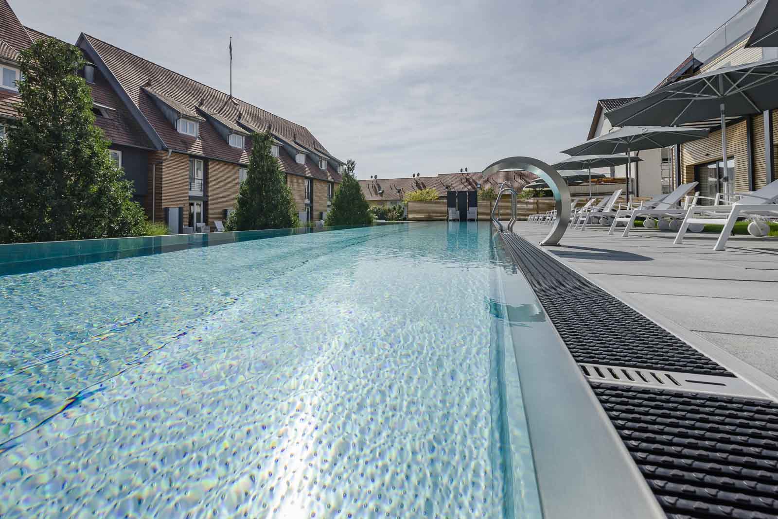 Edelstahlbecken, Hotel, Ueberlaufbecken