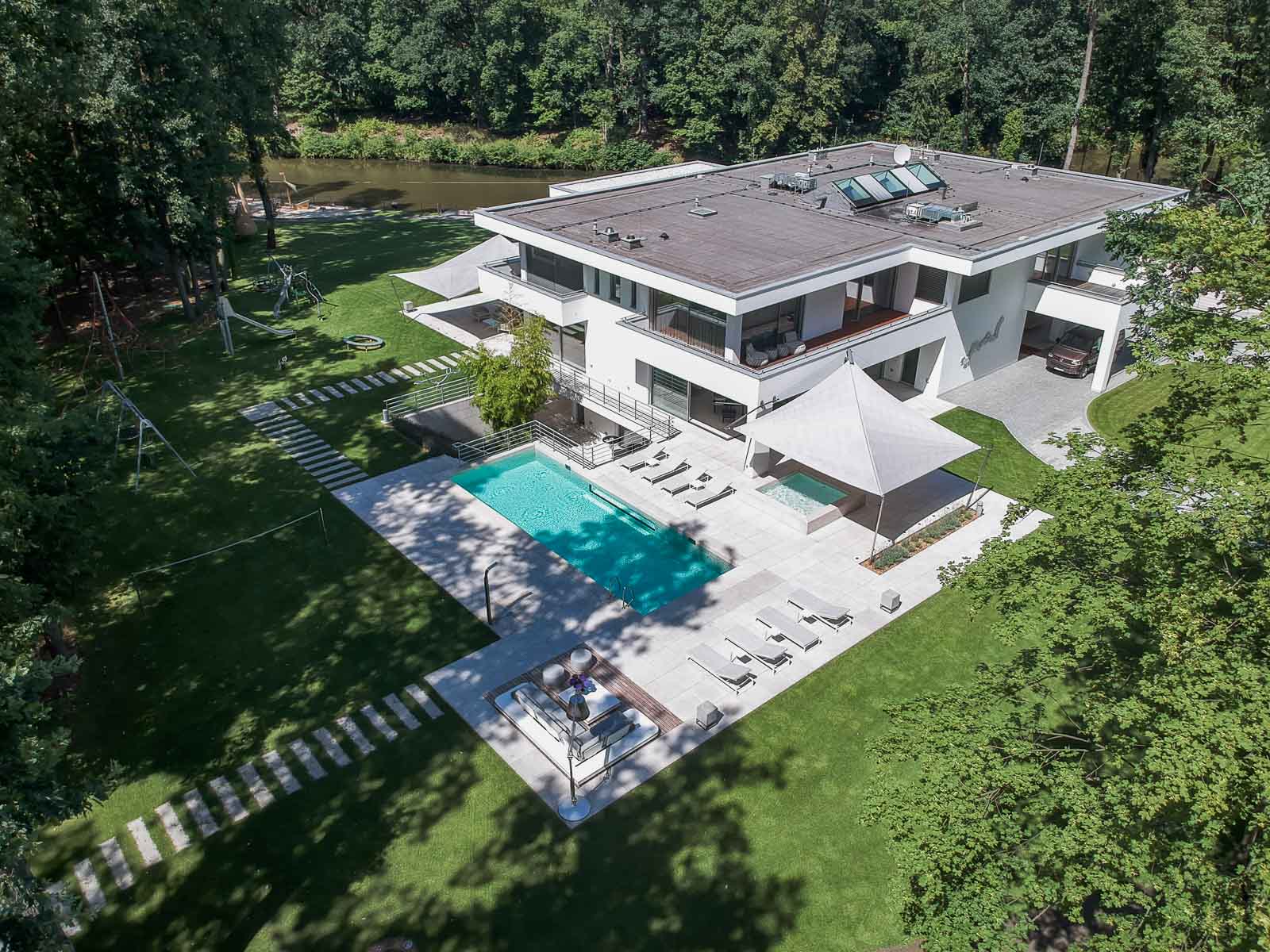 Garten, Outdoorpool, Terrasse, Villa