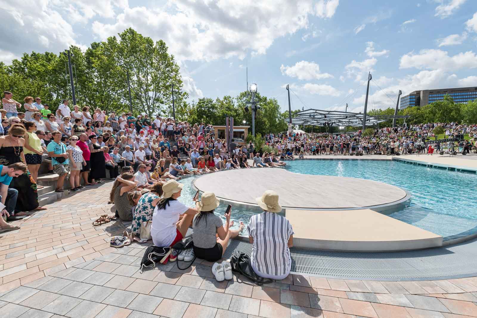 Fernsehgarten, Lerchenberg, Poolbuehne