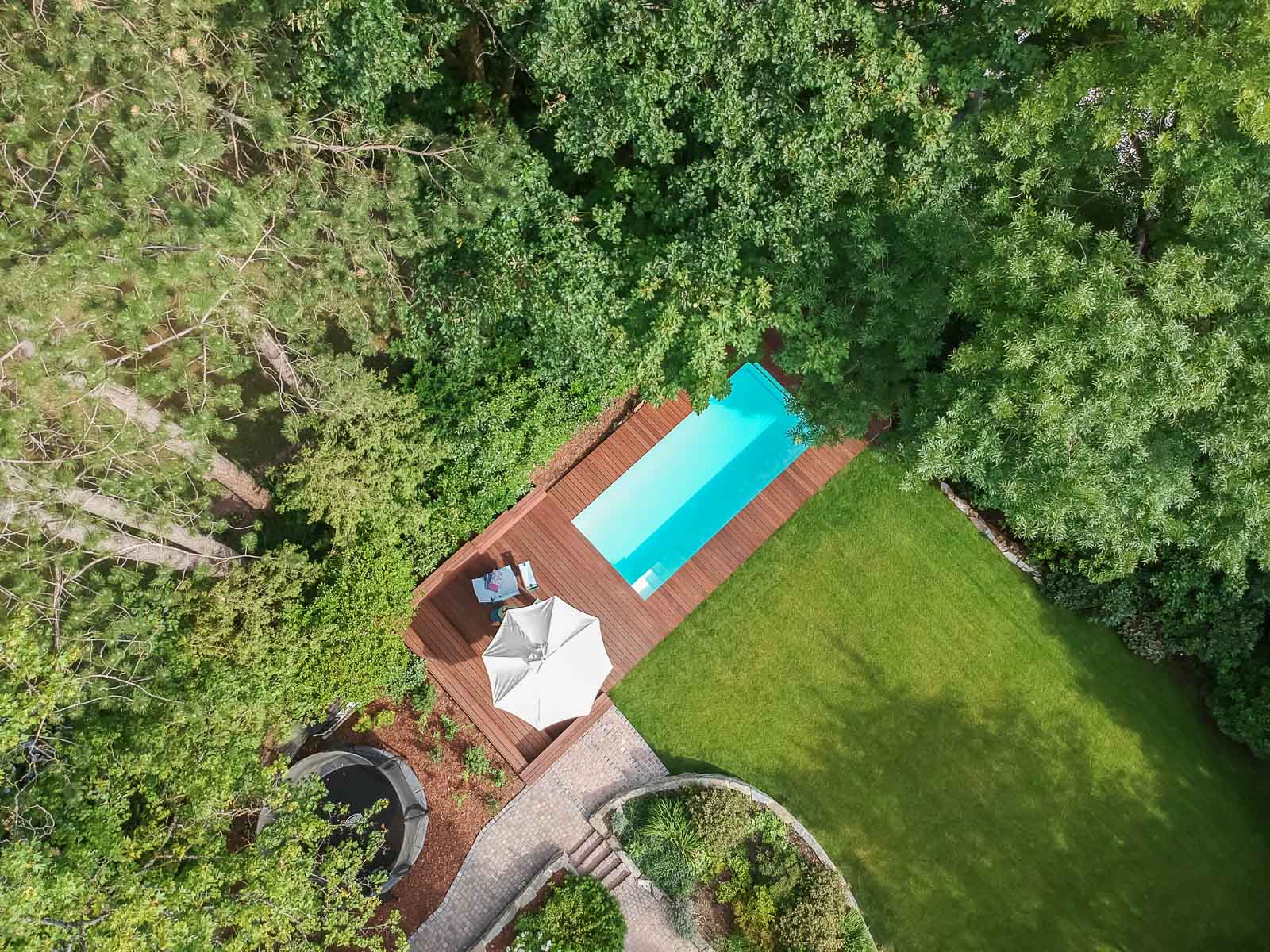 Baeume, Luftbild, Outdoorpool