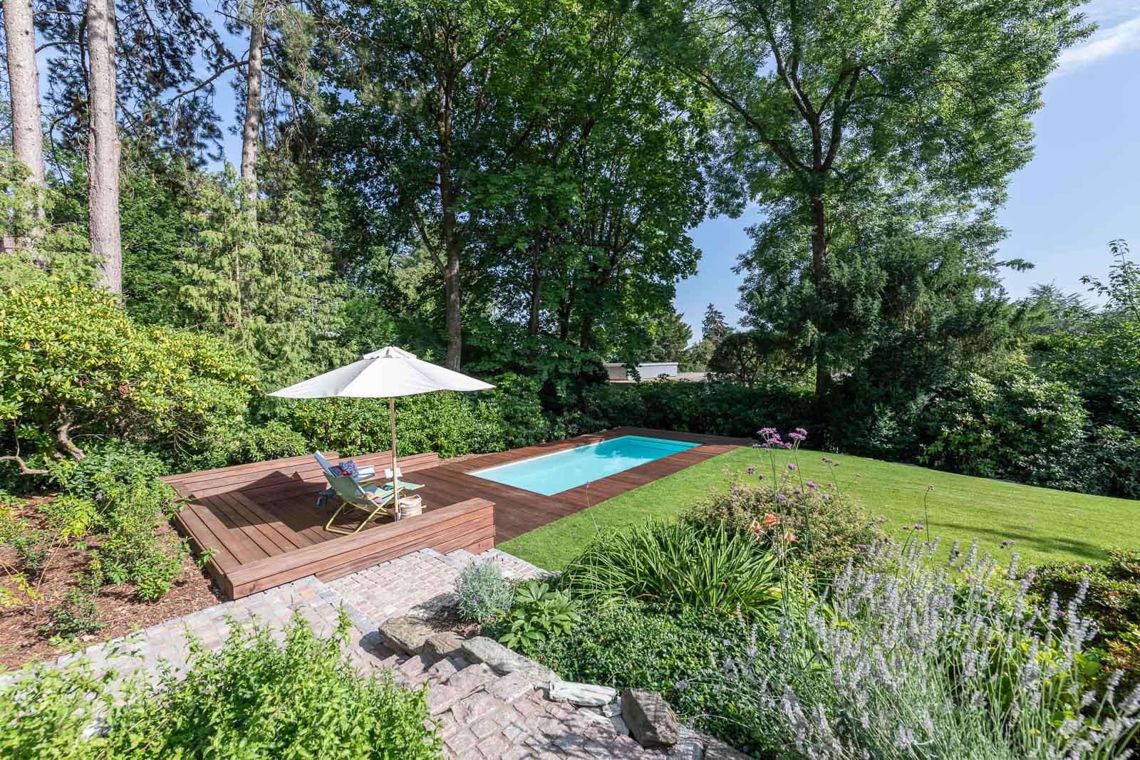 Garten, Pool, Sonnenschirm