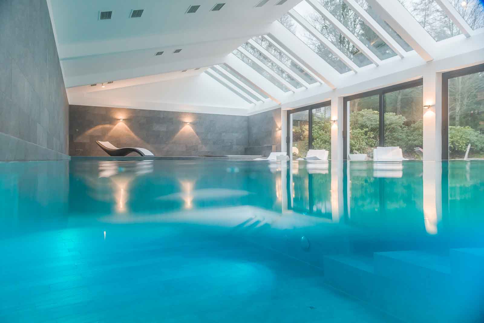 Indoor, Infinitygefuehl, Wasseroberflaeche