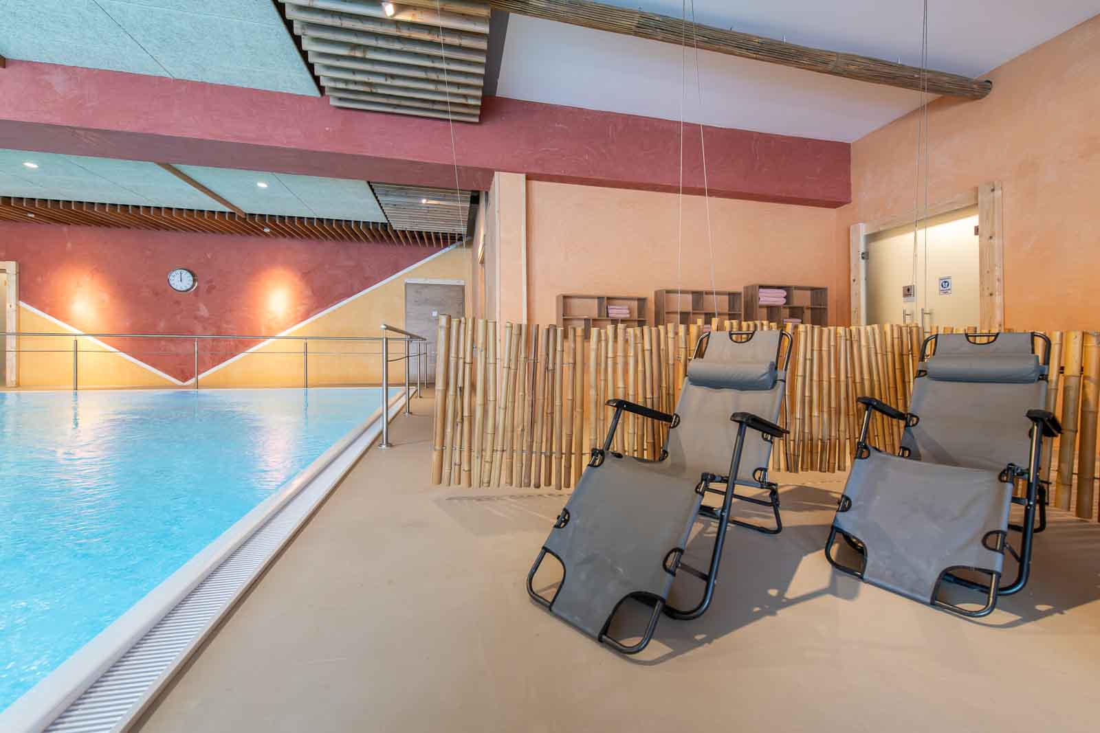 Carolinger Hallenbad Liegestuhl, Pool, Relaxliege