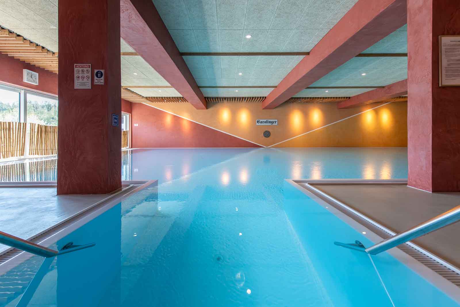 Carolinger Hallenbad Becken, Einstieg, Treppe