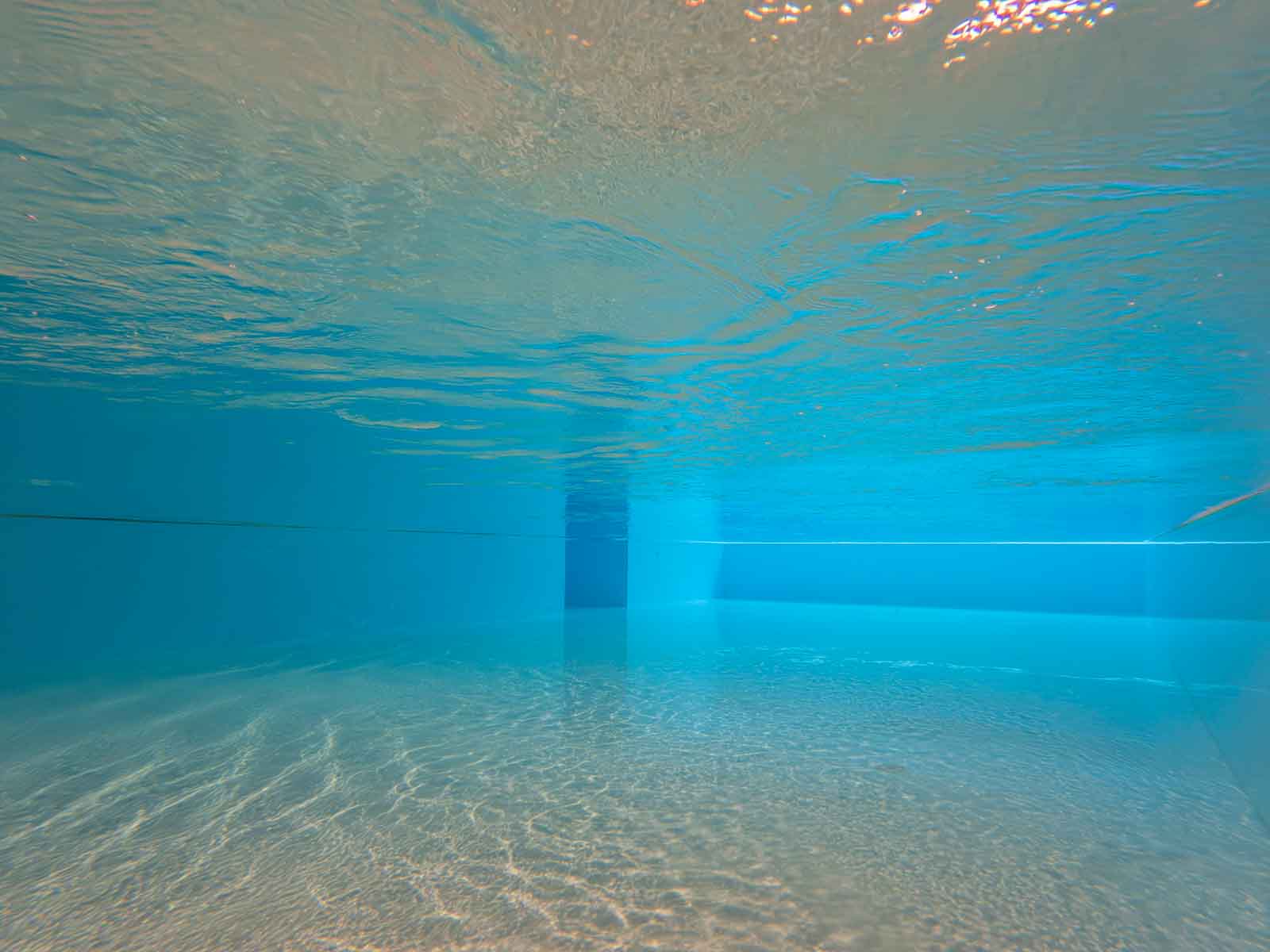 Carolinger Hallenbad Hotel, Kunststoffpool, Unterwasser