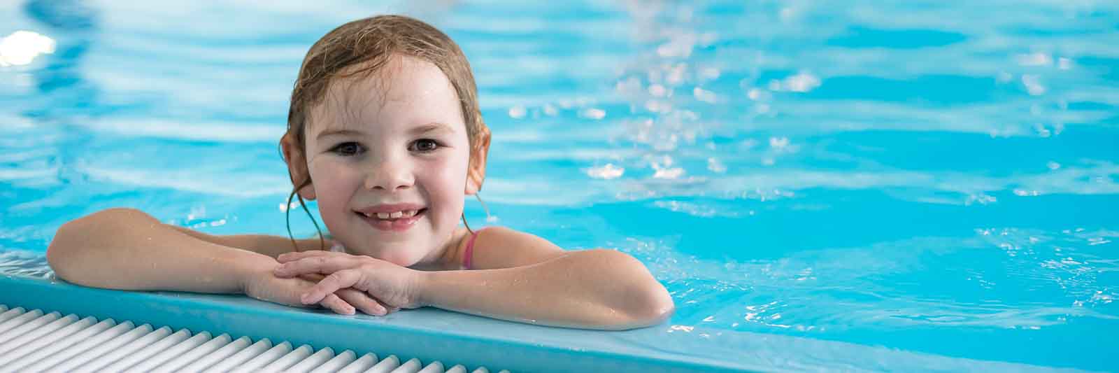 Model, Schwimmschule