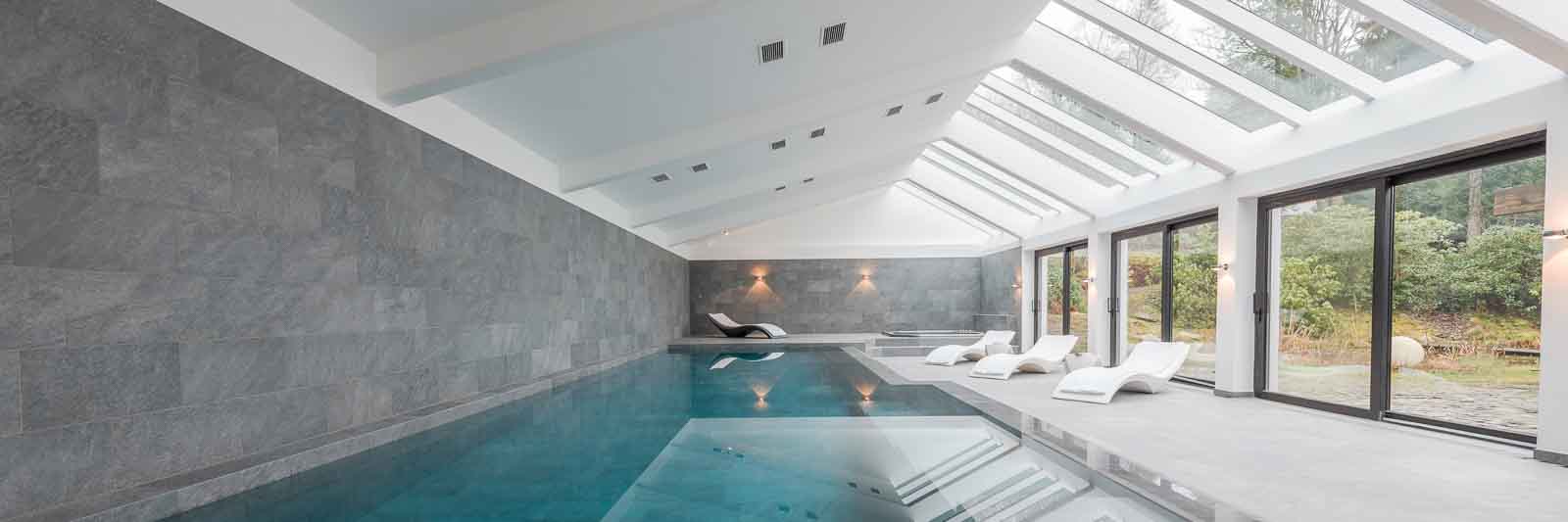 Modern, Puristisch, Schwimmhalle