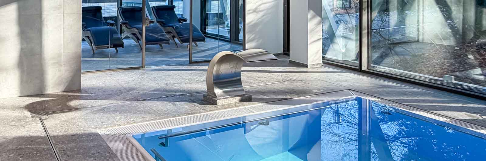 Bewegungsbecken, Nackenschwall, Pool, Ueberlaufbecken